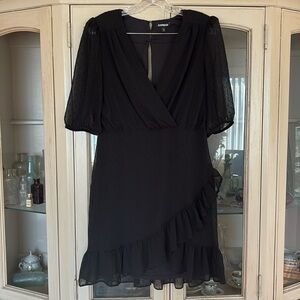 Express clip dot  ruffle wrap front dress size medium gently used, like new